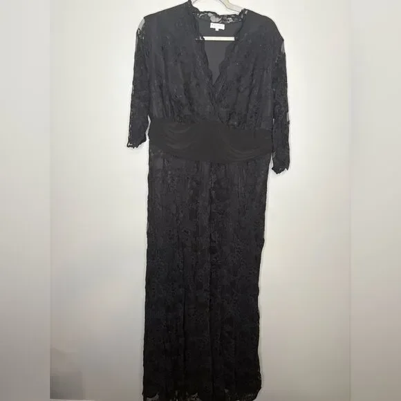 Kiyonna Screen Siren Lace Evening Gown